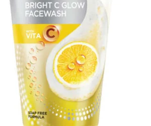 Glow And Lovely Bright C Glow Vitamin C Face Wash - 150 Gm